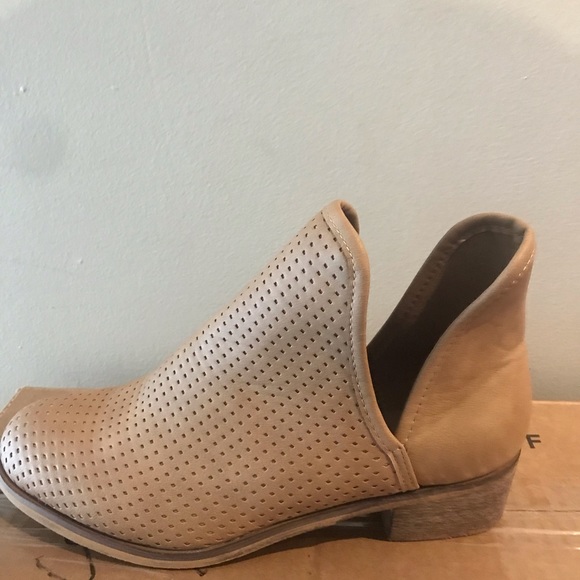 Seven Boho Booties Size 9 Tan - Picture 2 of 5
